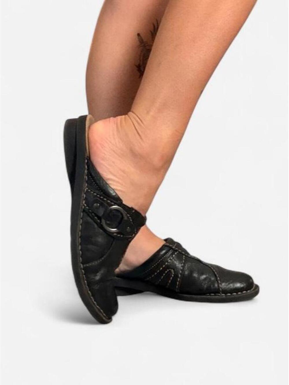 Clarks Women's Black and Navy Mul